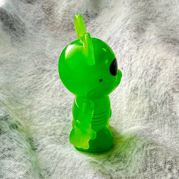 Disney Vinylmation Urban Series 7 3" Clear Green Alien - Picture 4 of 8